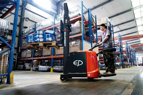 Khám Phá Xe Nâng Forklift, Reach Truck và Các Thiết Bị Nâng Hạ