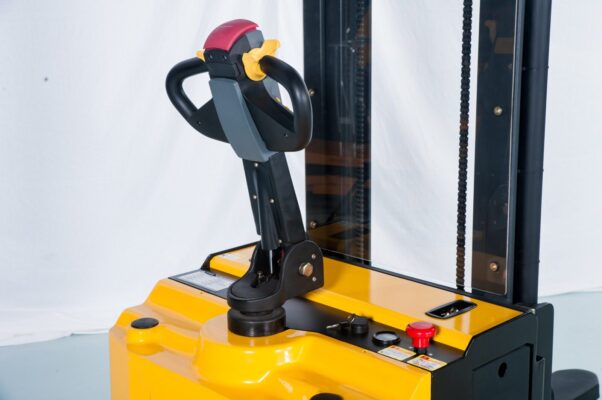 Xe nâng pallet tầm cao 2 tấn CBES20D4 - Giải pháp hoàn hảo cho kho bãi