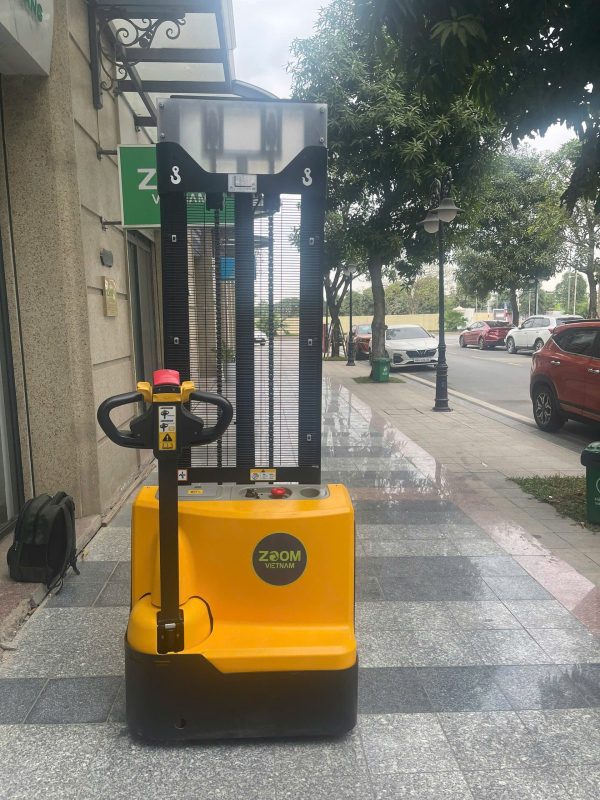 Khám Phá Thế Giới Xe Nâng - Công Cụ Hữu Ích Trong Ngành Công Nghiệp