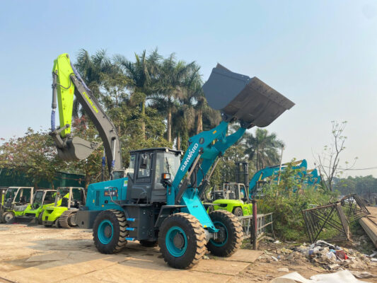 Máy xúc lật là gì? Công dụng, lợi ích và cách hoạt động của máy xúc lật